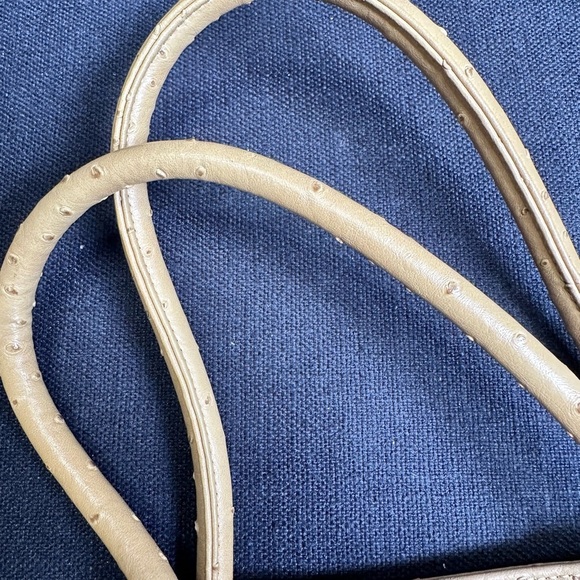 Gilli Tan Hobo Bag Purse ostrich Leather Gold Metal Carry On, Doctor, Commuter - Picture 12 of 15